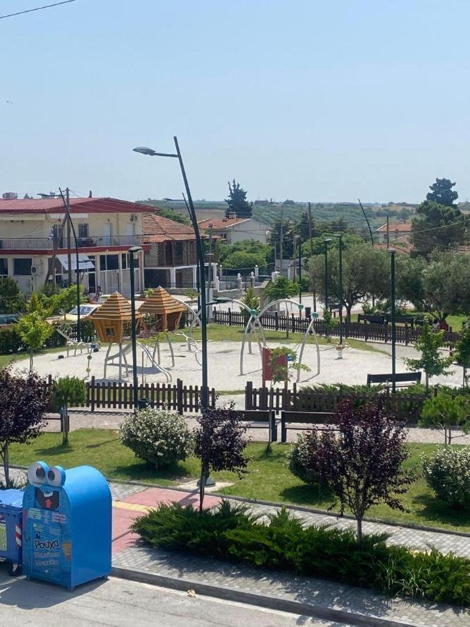 Sun & Sea Apartman Néa Iráklia Kültér fotó
