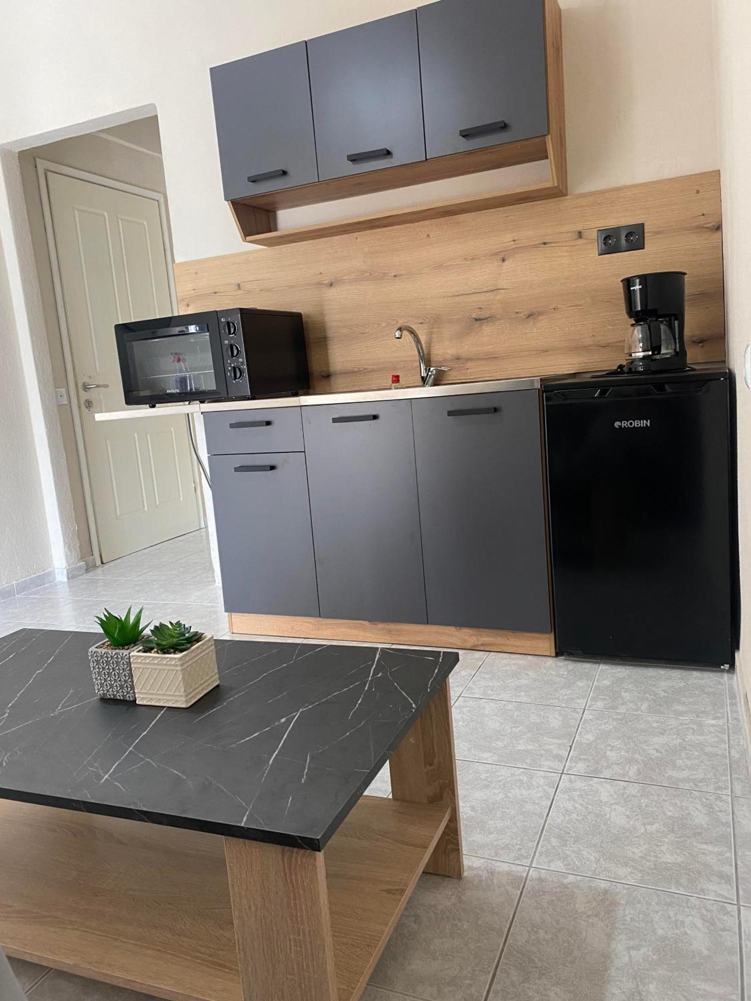 Sun & Sea Apartman Néa Iráklia Kültér fotó